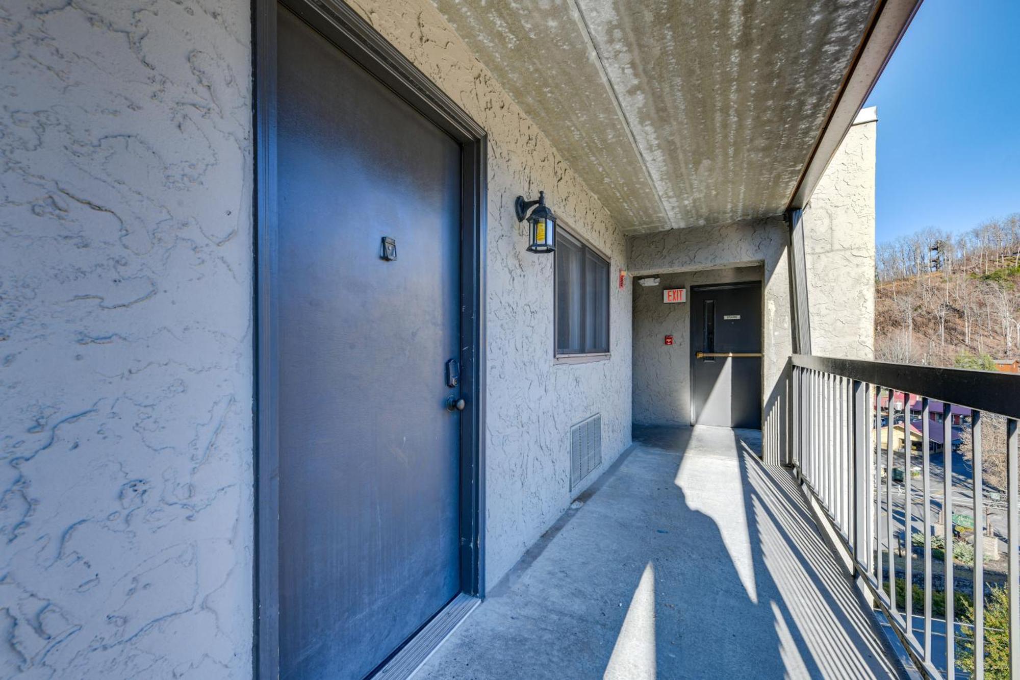 Downtown Gatlinburg Condo With Community Pool! 外观 照片