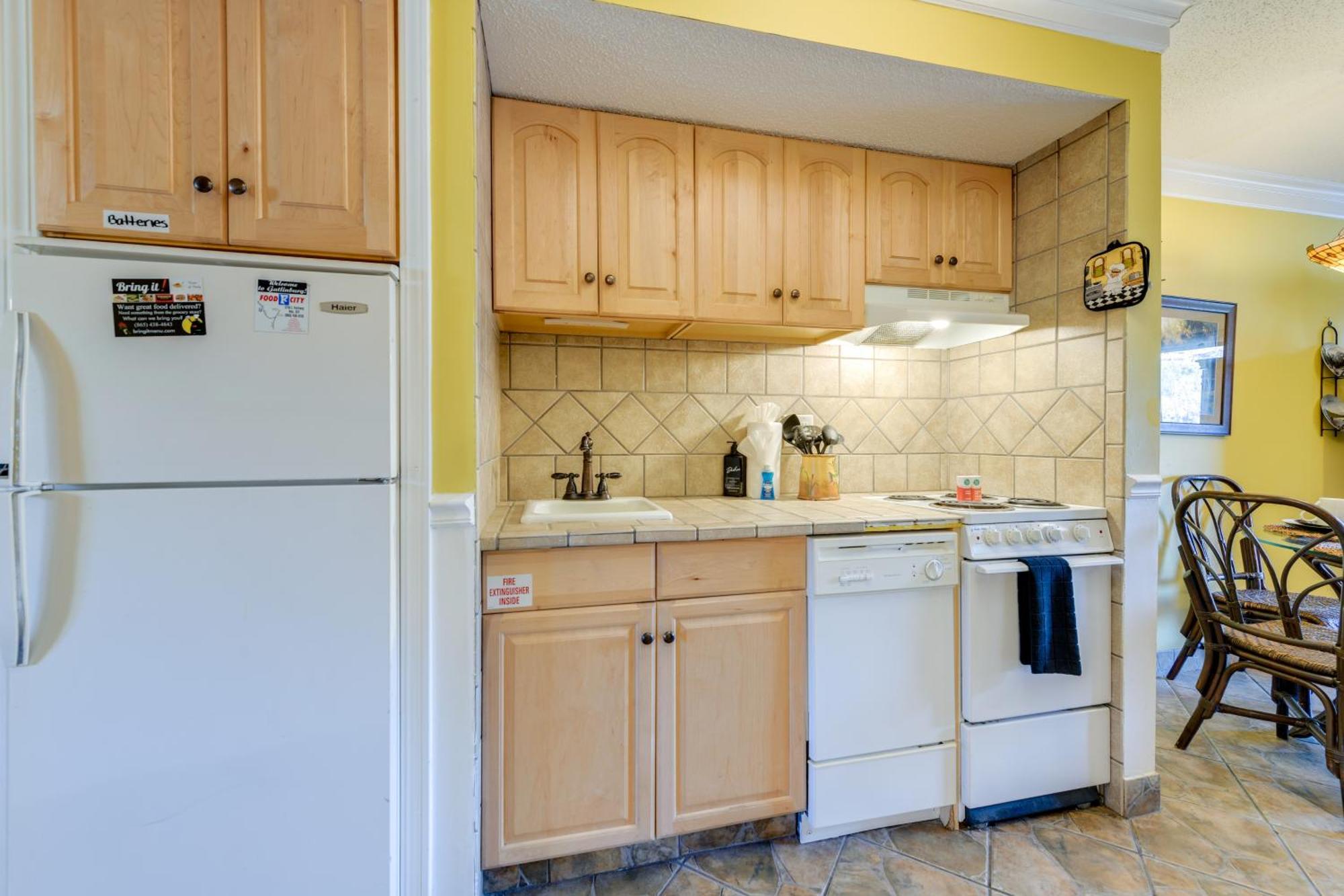 Downtown Gatlinburg Condo With Community Pool! 外观 照片