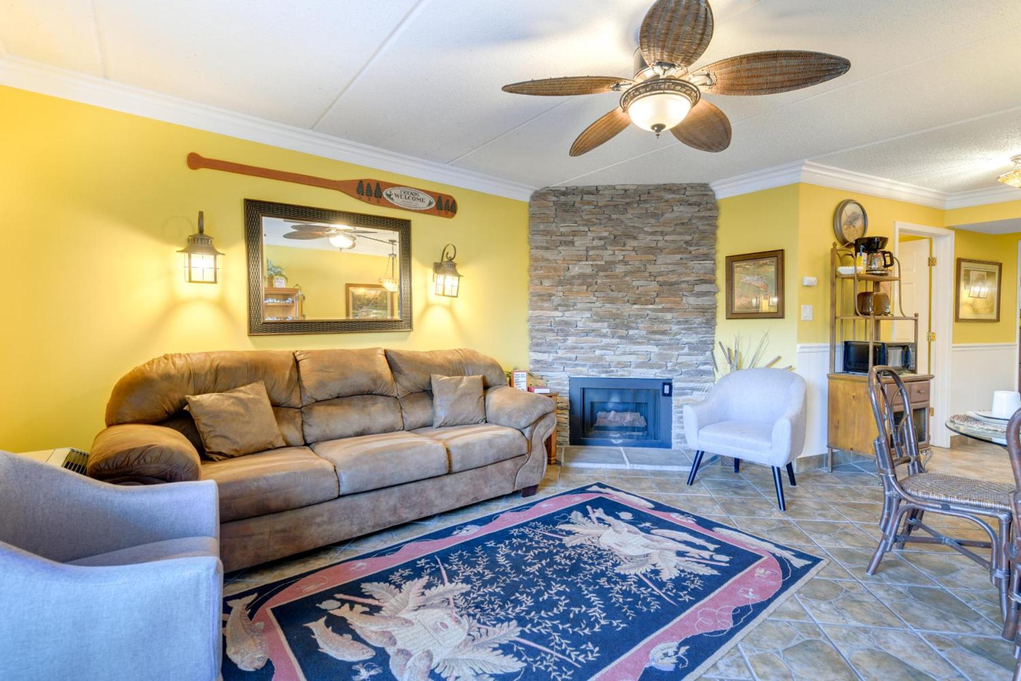 Downtown Gatlinburg Condo With Community Pool! 外观 照片