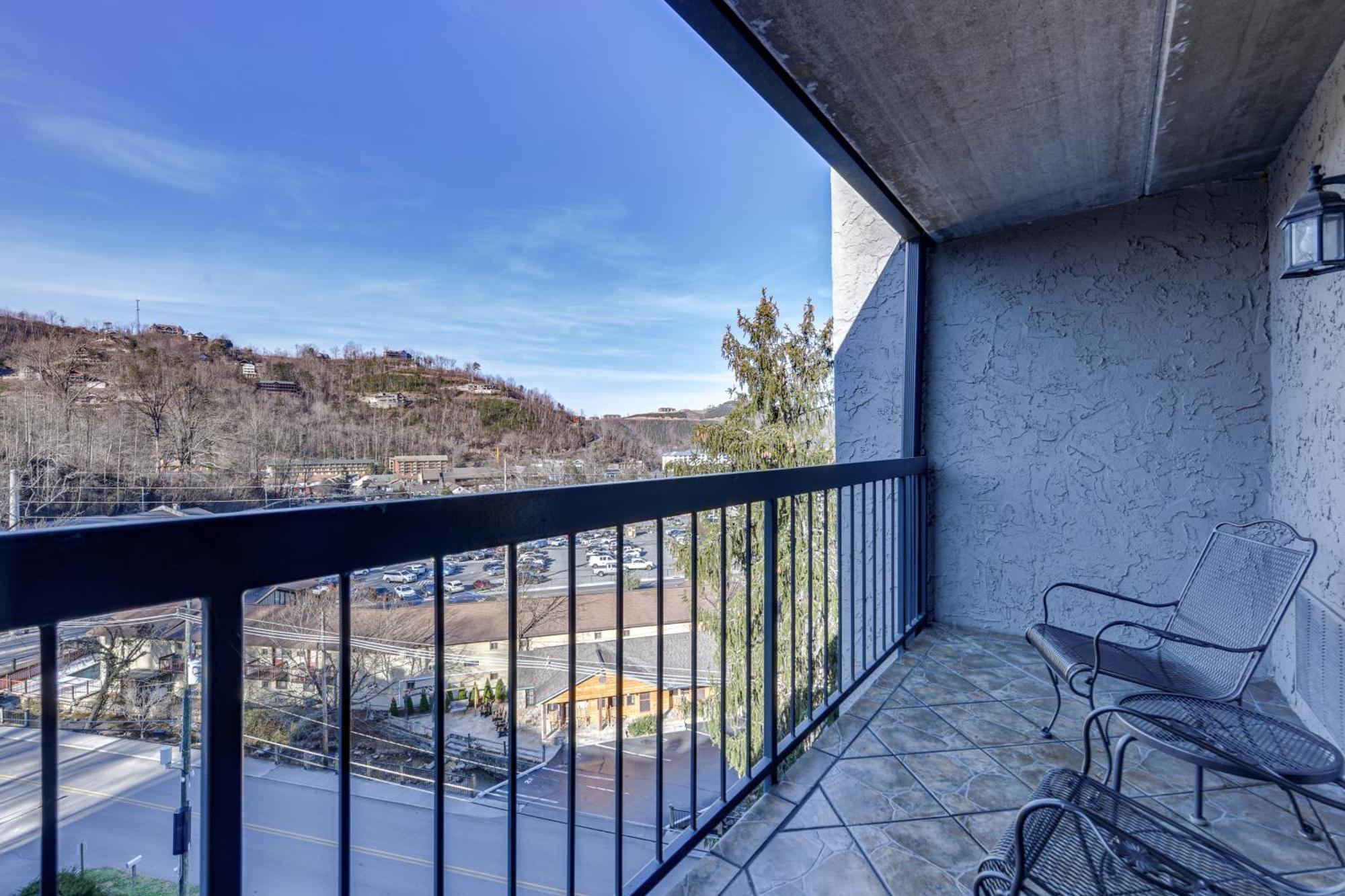 Downtown Gatlinburg Condo With Community Pool! 外观 照片