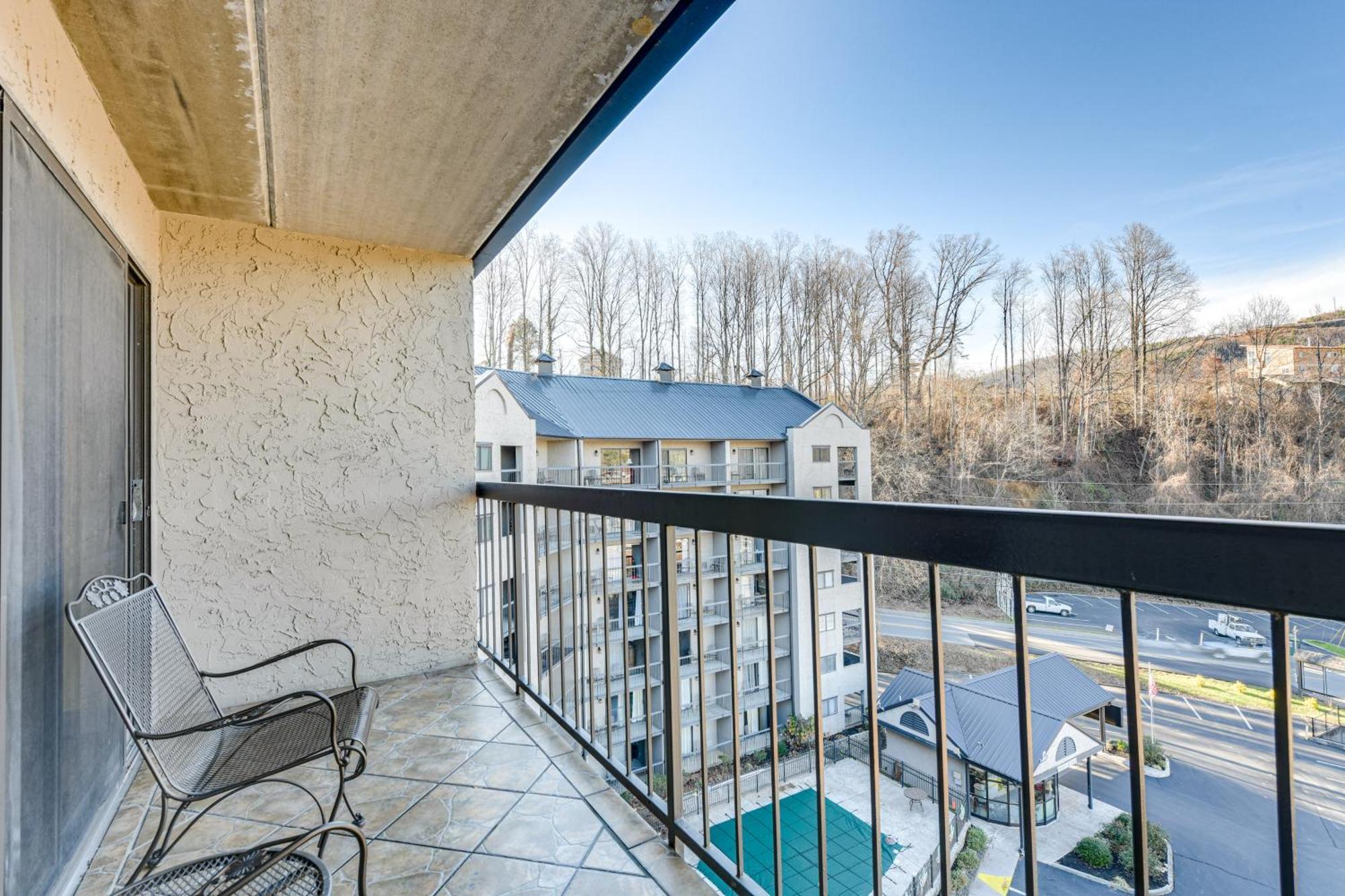 Downtown Gatlinburg Condo With Community Pool! 外观 照片