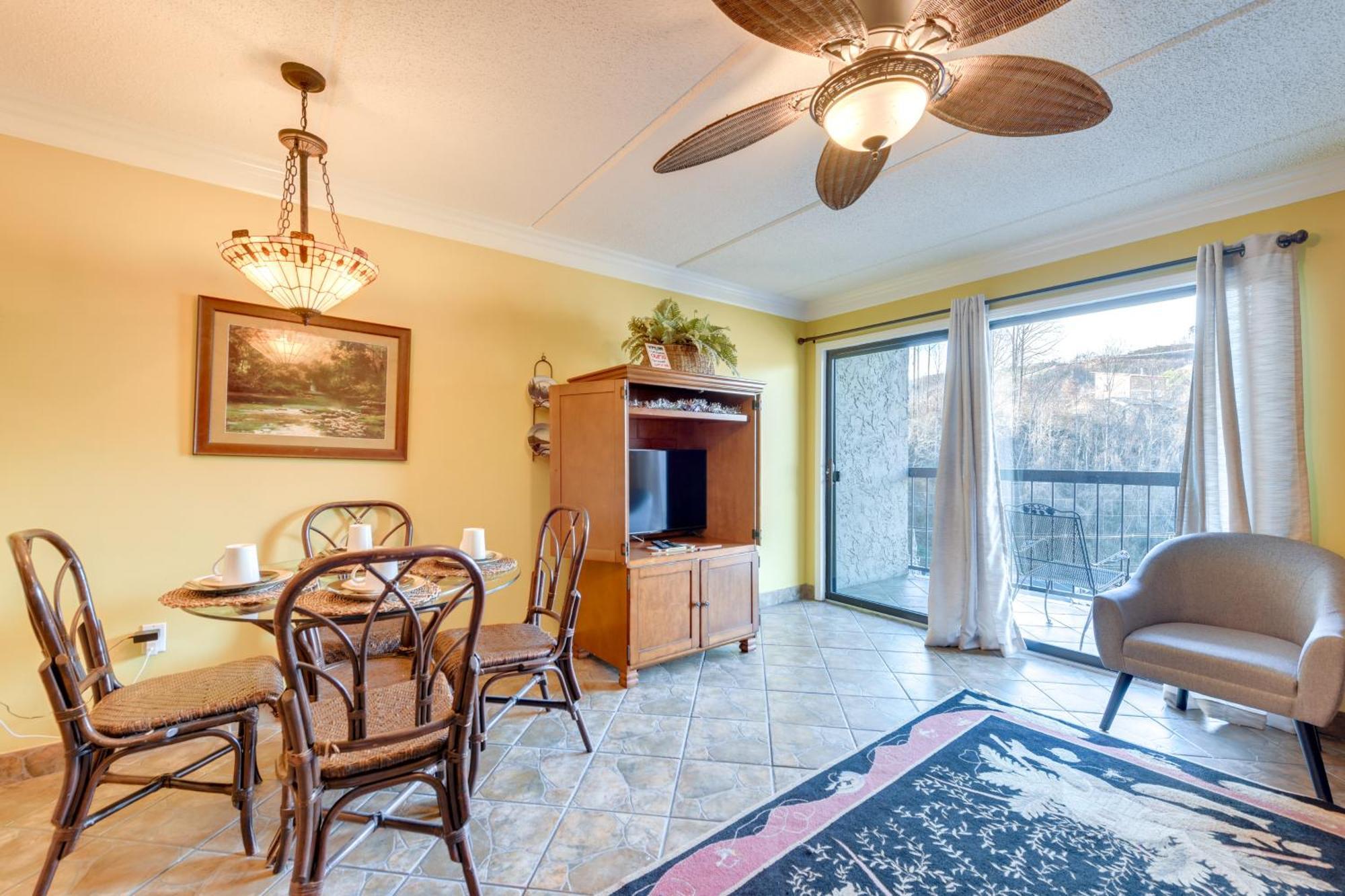 Downtown Gatlinburg Condo With Community Pool! 外观 照片