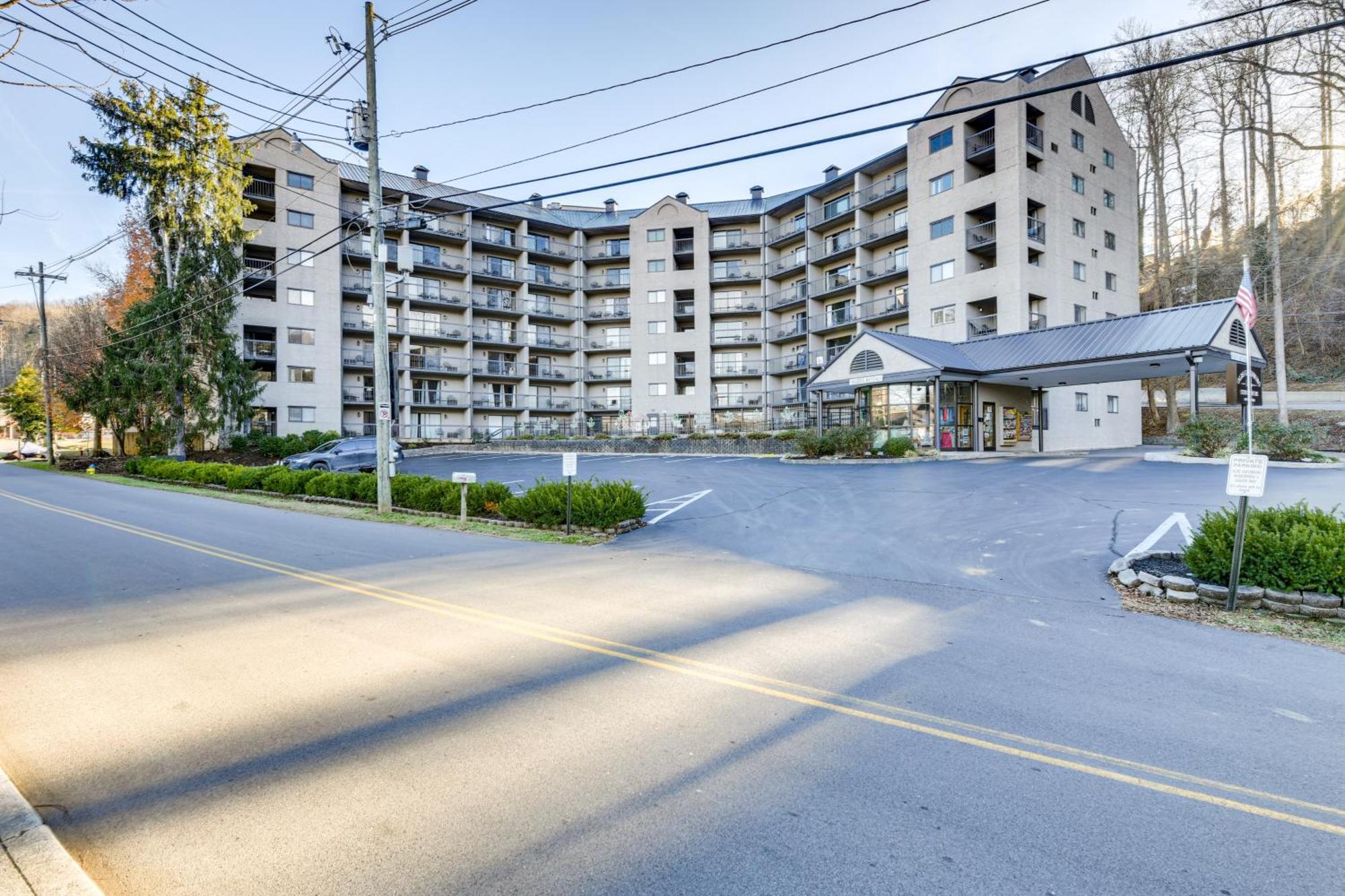Downtown Gatlinburg Condo With Community Pool! 外观 照片